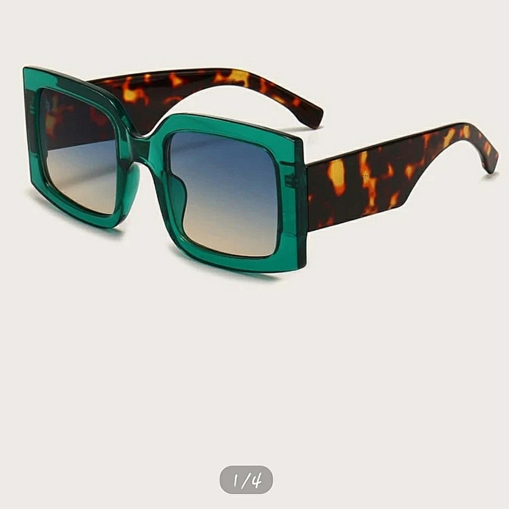 💋LEOPARD PRINT SUNGLASSES with GREEN LENSES!!!